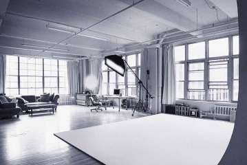 <h5>Mon studio</h5><p>2200 pieds carré en plein centre-ville</p>